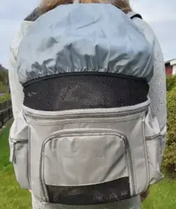 Kattryggsäck med regnskydd